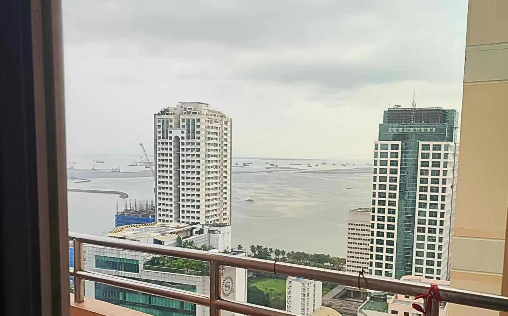 Near Us Embassy X Free Unlimited Pool, Massage & Sauna Access X Promo This Month! Explore Deluxe Studio W Balcony In Manila Perfectly Situated Near Naia Airport, Heart Of Manila Updated 2025 Price For Your Unforgettable Ultimate Staycation Experience 5*,  필리핀
